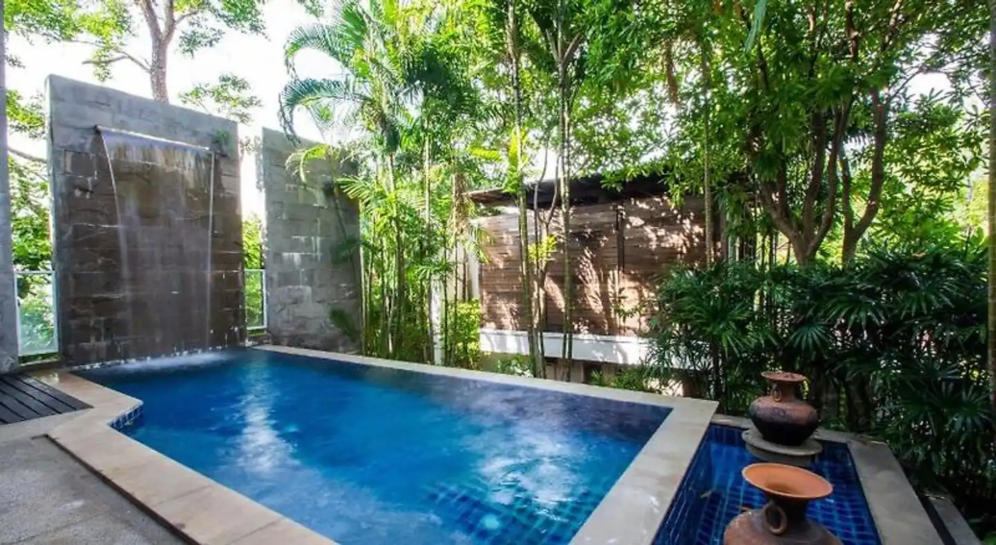 Peach Blossom Resort Pool