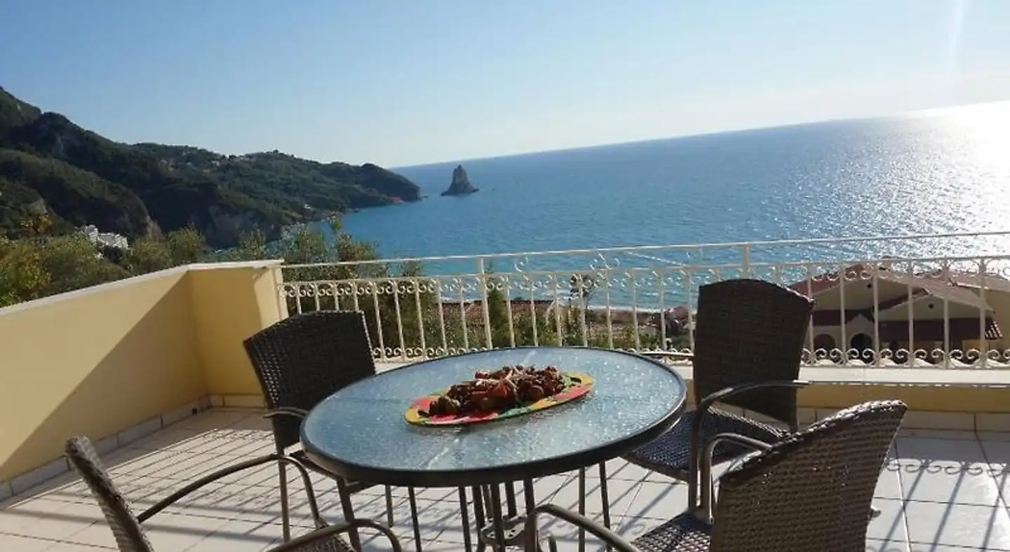 Alexandra Natalia Apartments Terrasse