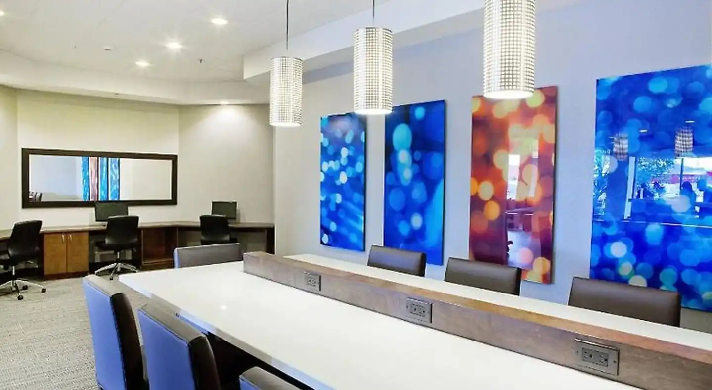 Delta Hotels by Marriott Saguenay Conference Centre Restaurant