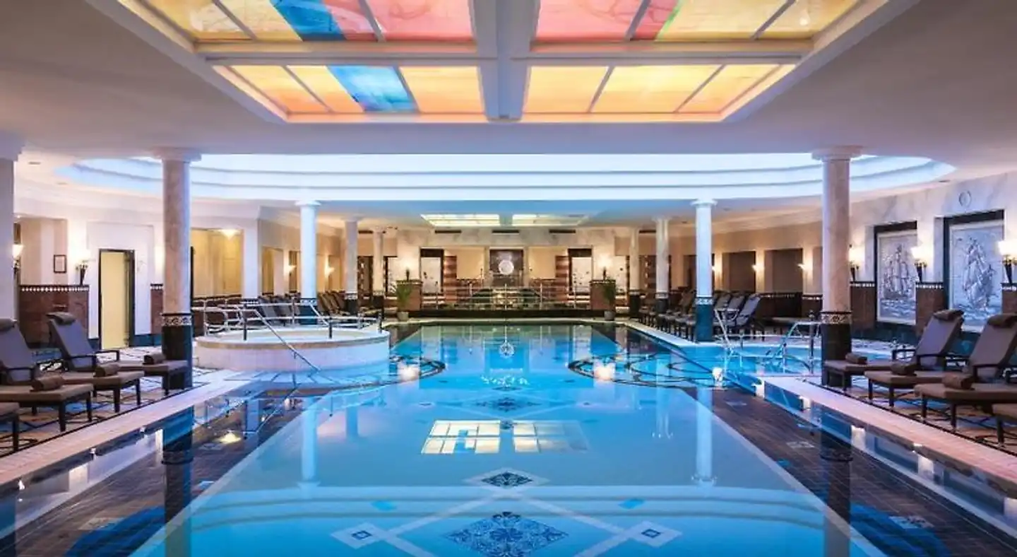 Althoff Seehotel Überfahrt Hallenbad