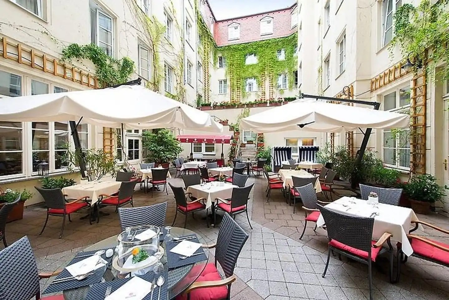 Albrechtshof Terrasse