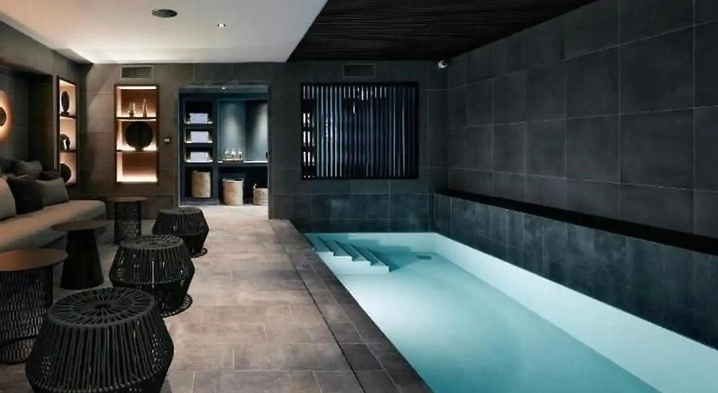 Le Bellune Paris Hotel Hallenbad
