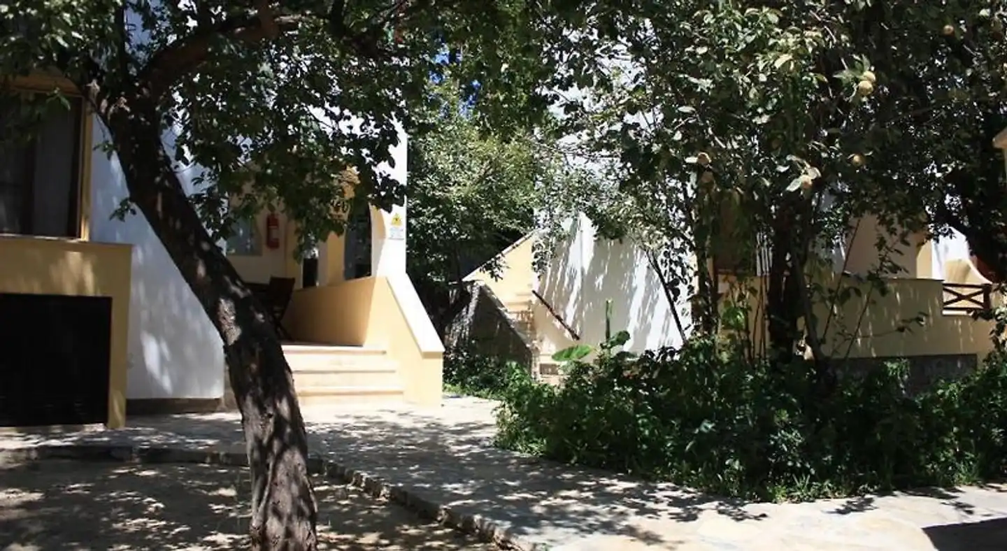 Toloman Hotel & Apartments Garten