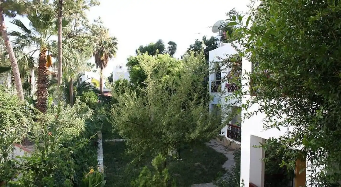 Toloman Hotel & Apartments Garten