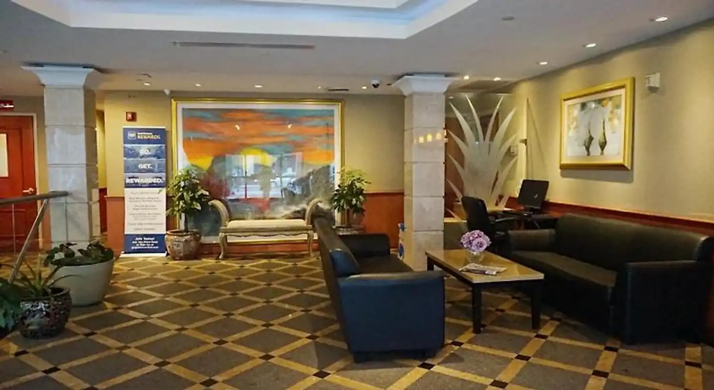 Best Western Queens Court Lobby