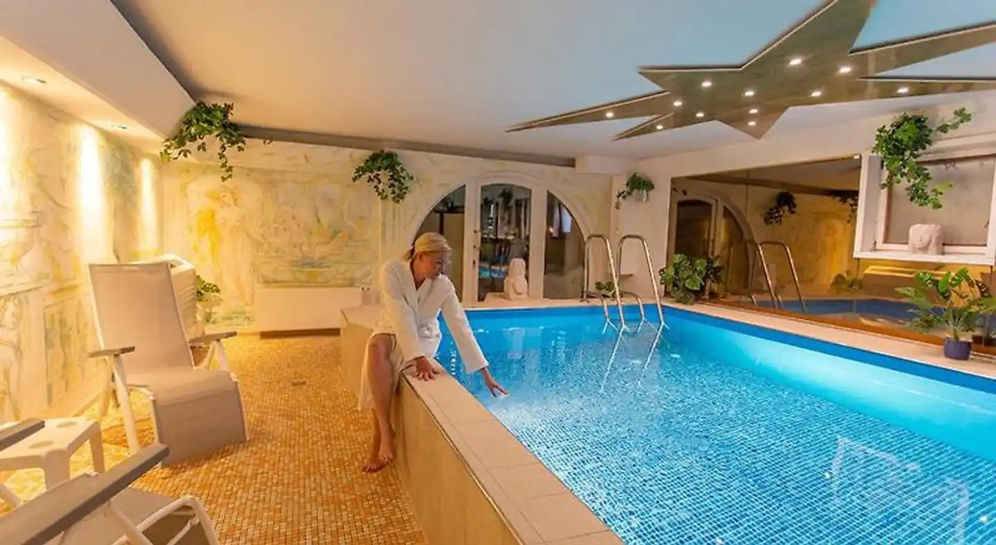 Im Schwedischen Hof Hallenbad