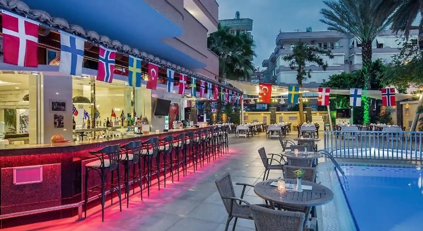 May Flower Aparthotel Bar