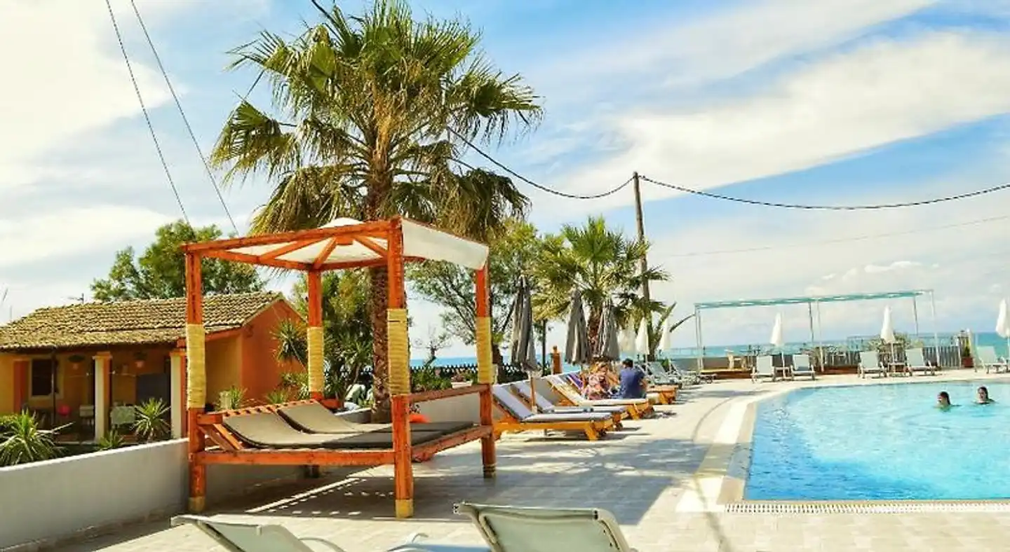 SunRose Beach Aparthotel Terrasse