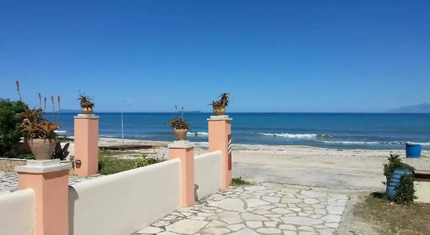 Vlachos Apartments Strand
