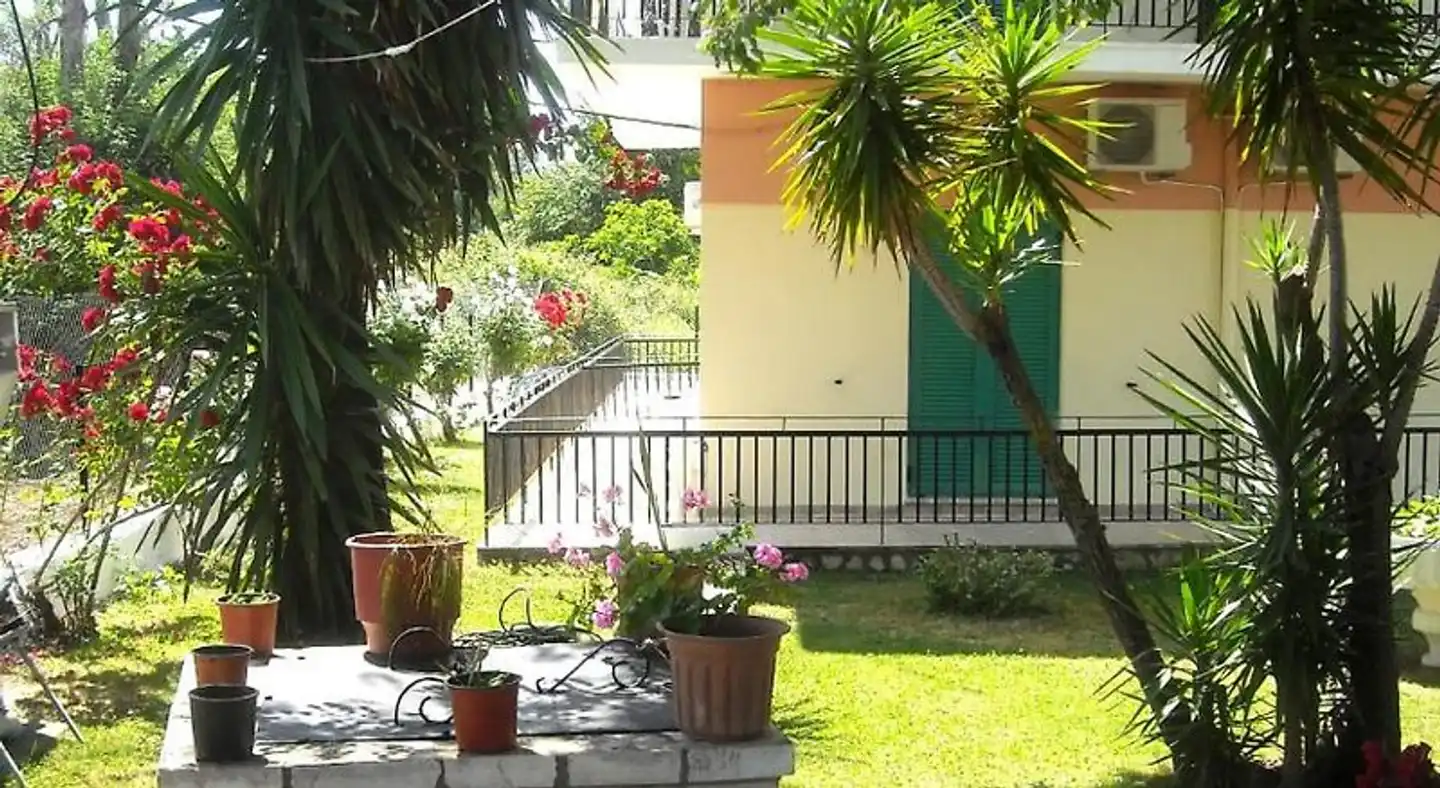 Maritsas Apartments Garten