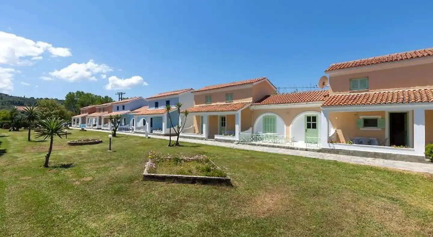Amorossa Beachfront Village by Konnect Aussenansicht