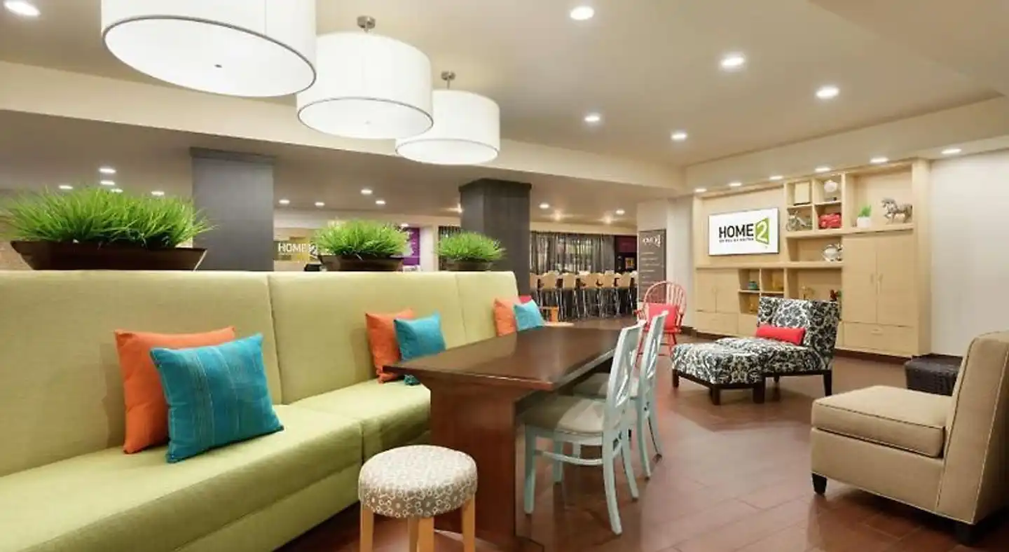 Home2 Suites by Hilton Florida City Bar