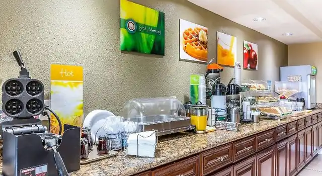 Quality Inn Near Hearst Castle Bar