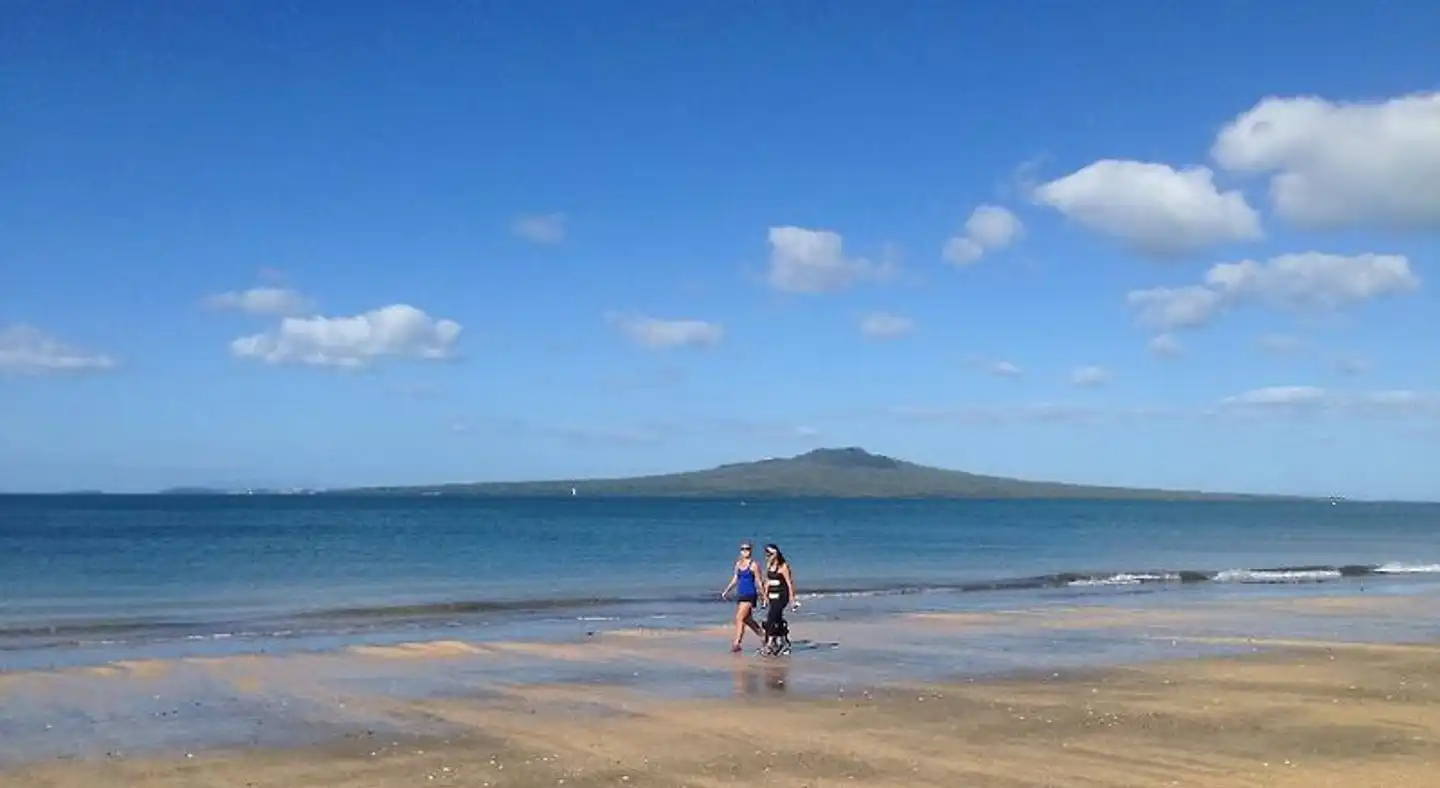 Spencer on Byron Hotel Strand