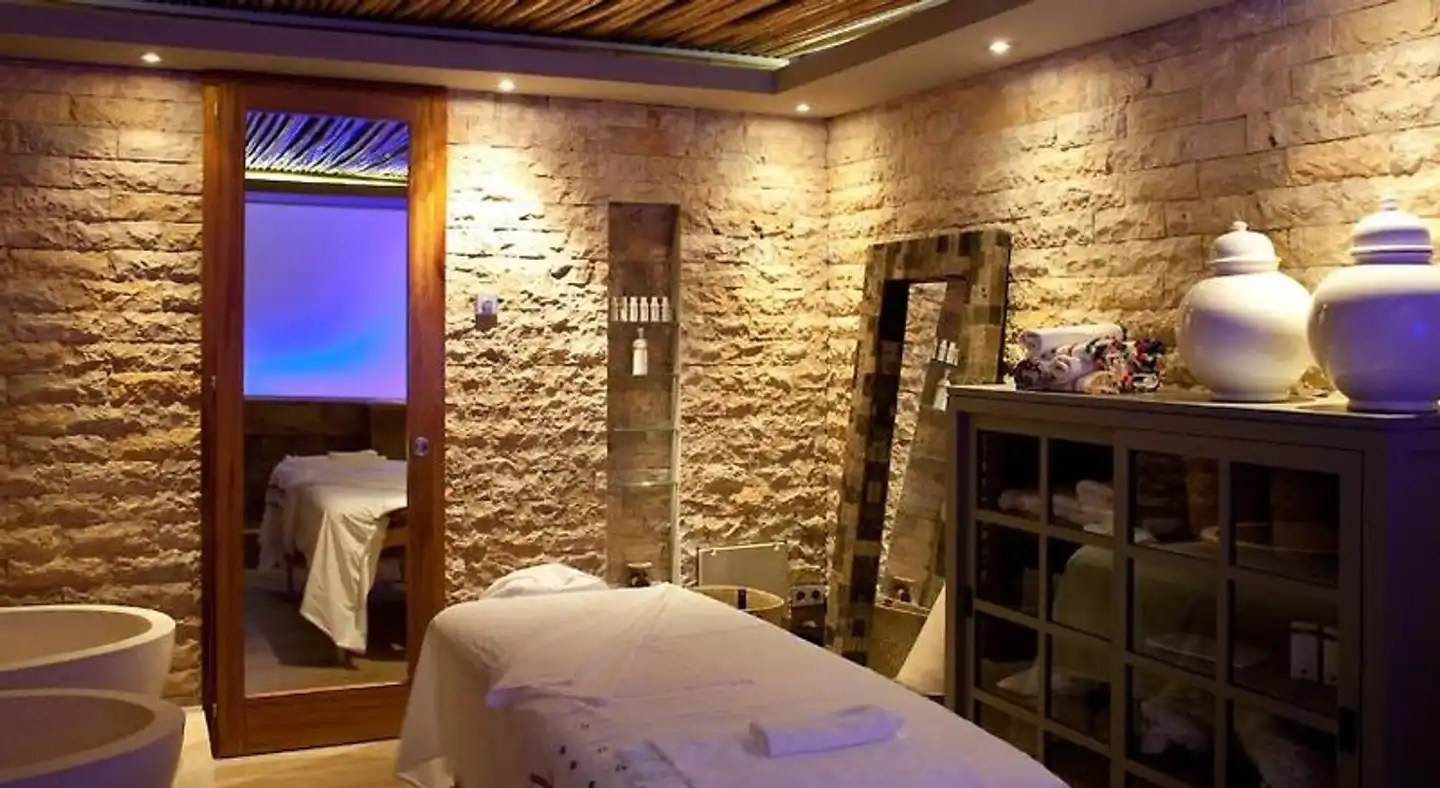 The Giri Residence & Spa Wellness