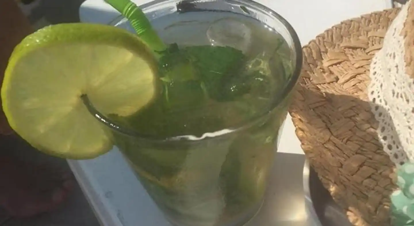 Ninos On The Beach Hotel Sport und Entertainment