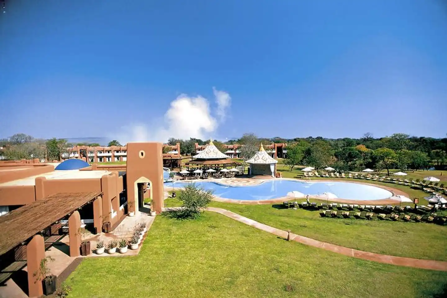 AVANI Victoria Falls Resort Aussenansicht