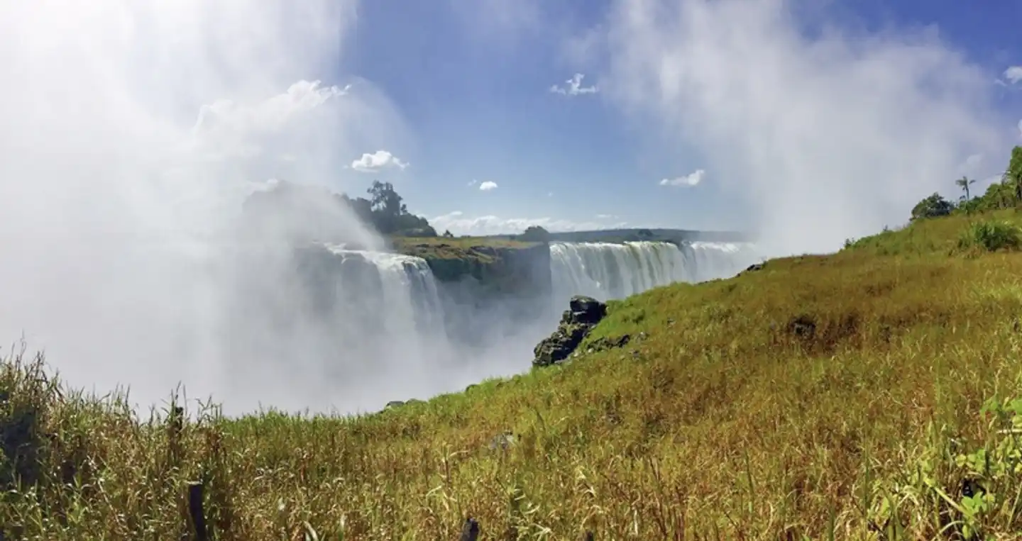 Viktoria Fälle & Safari Abenteuer ab Victoria Falls/bis Kasane Landschaft