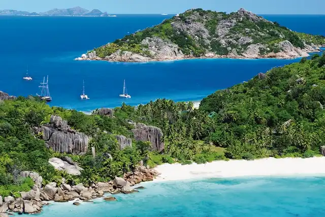 Island Hopping Seychellen (Hotels: gehobene Mittelklasse, Privat- Flug- und Bootstransfers, 8 Nächte) Landschaft