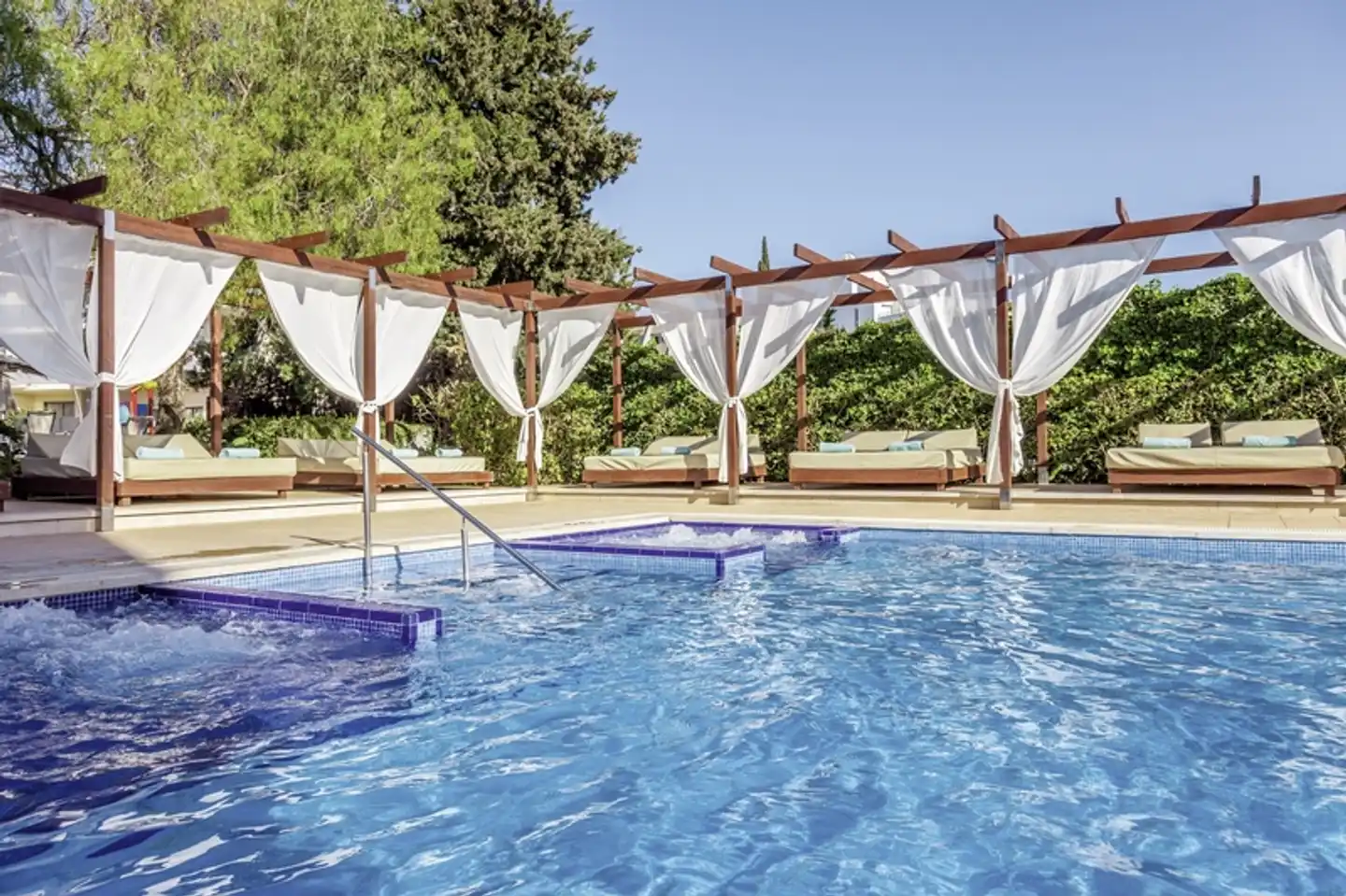 Zafiro Palmanova Pool