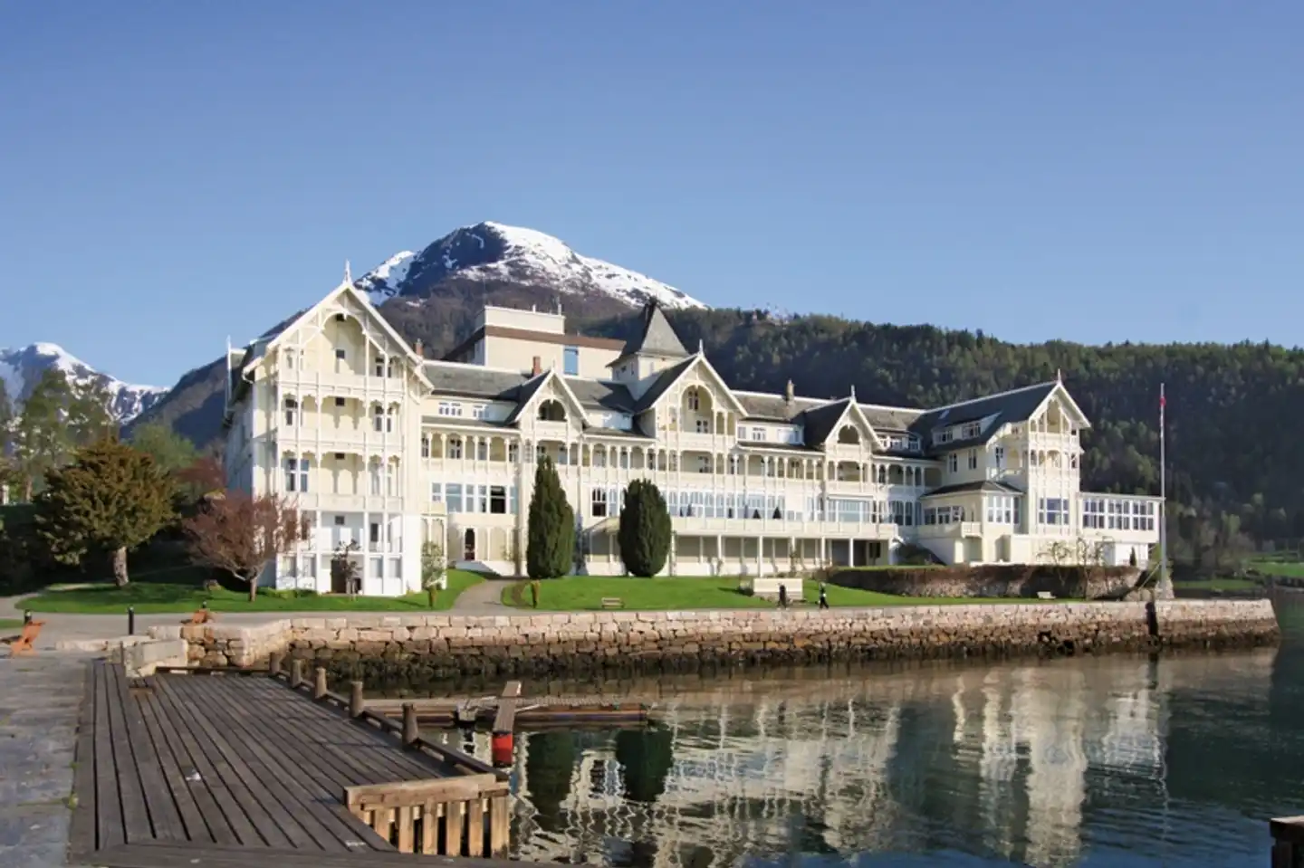 Fjorde, Gletscher und historische Hotels Aussenansicht