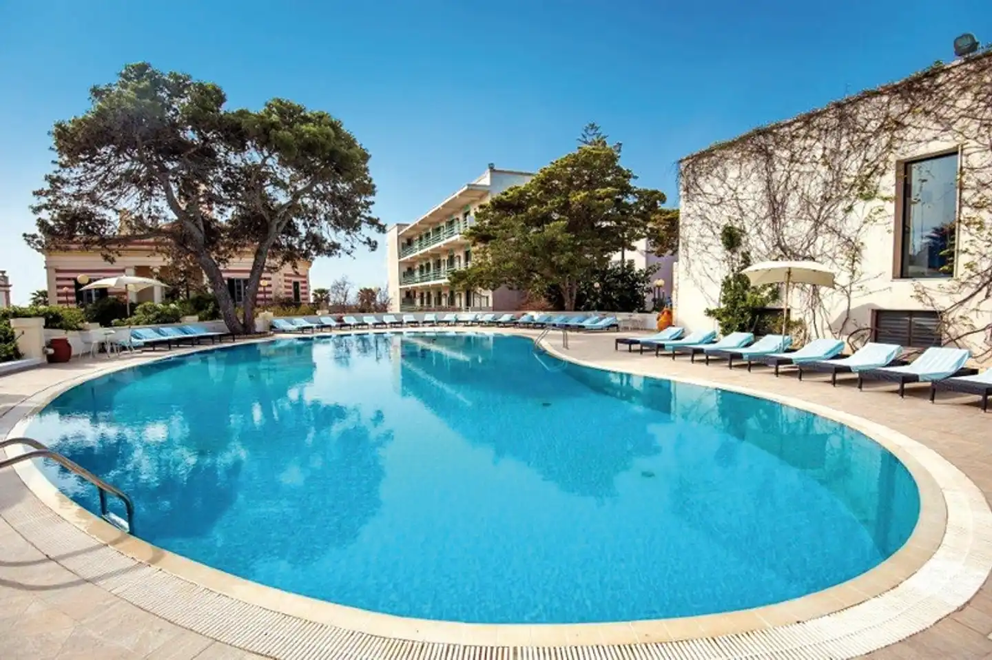 Hotel Terminal Pool