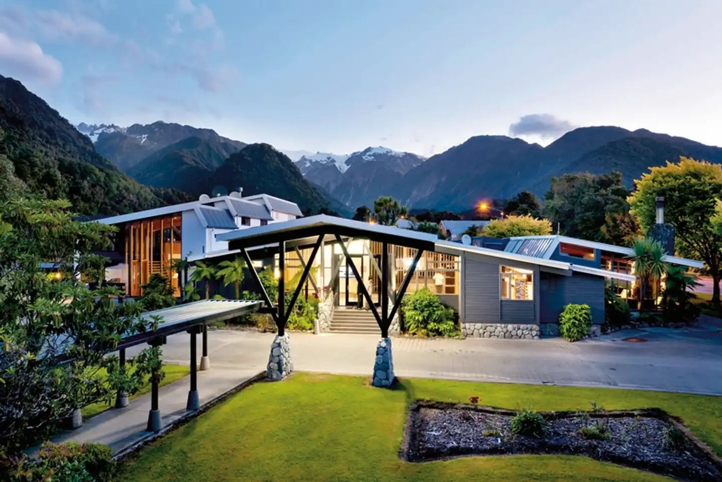 Scenic Hotel Franz Josef Glacier Garten