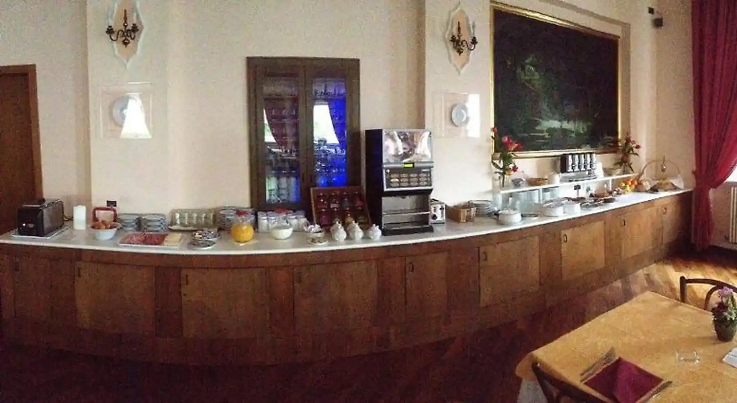 Du Lac Restaurant