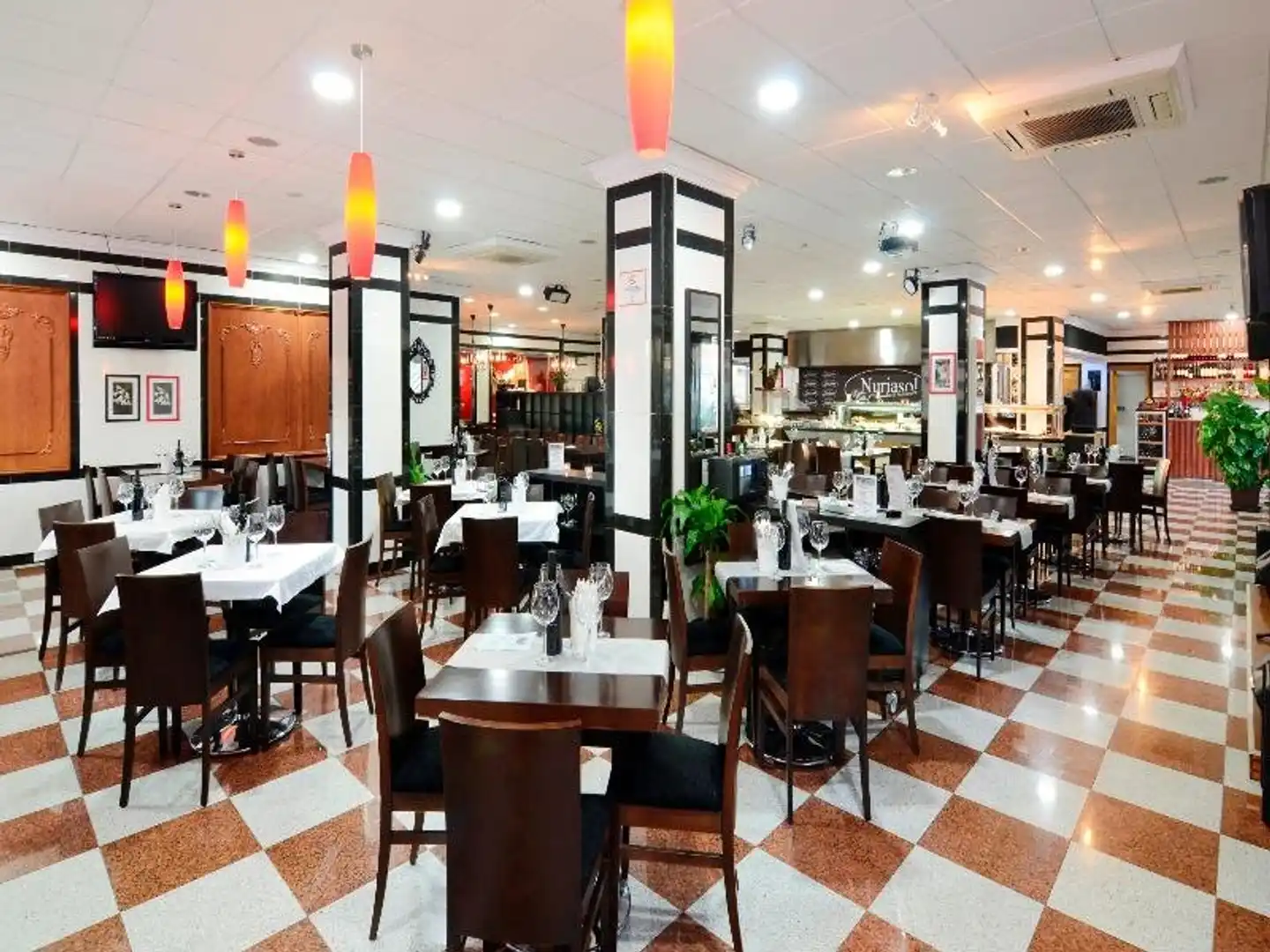 Apartamentos NuriaSol Restaurant