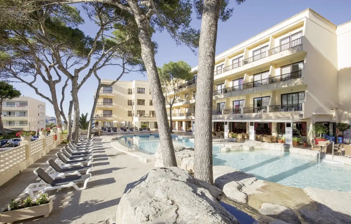 Bella Playa & Spa POOL