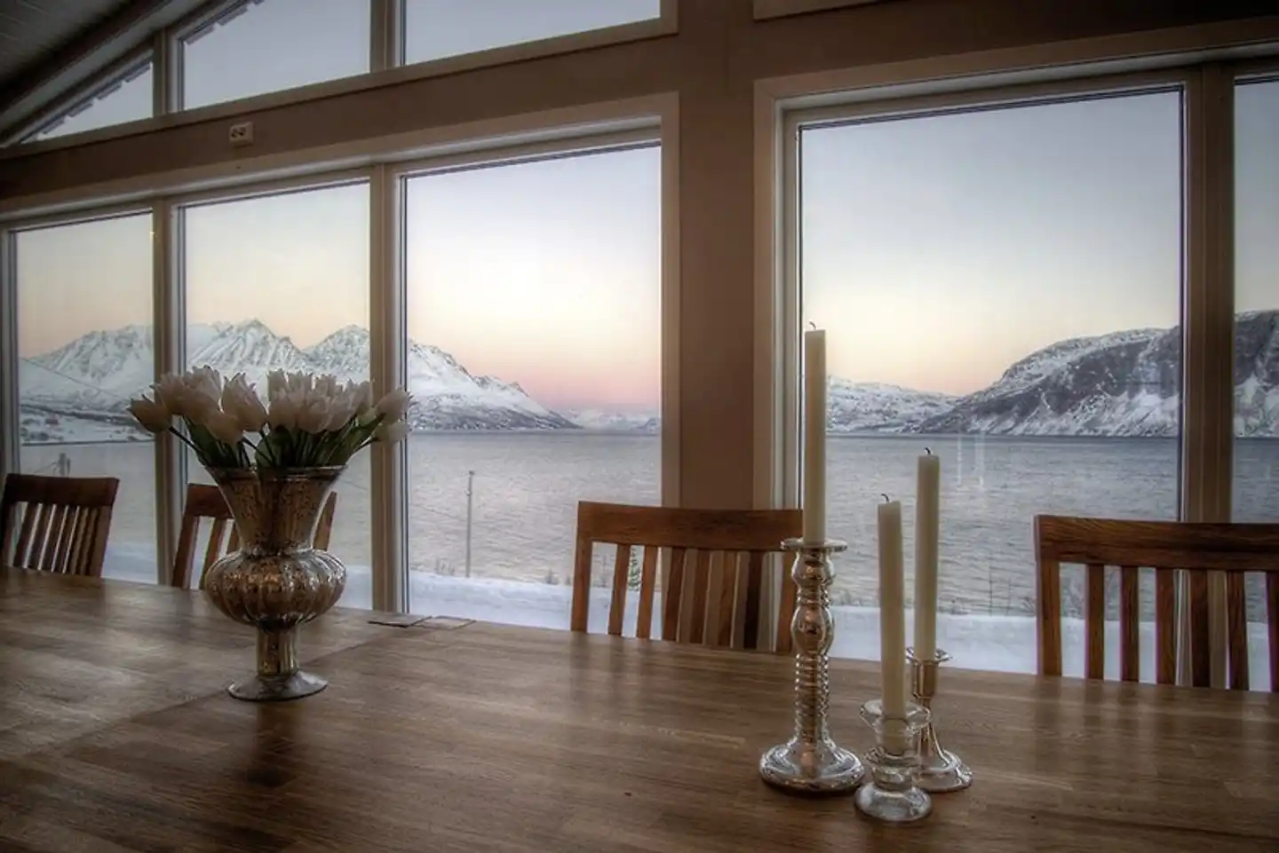 Winterabenteuer in der Arctic Panorama Lodge Wohnbeispiel