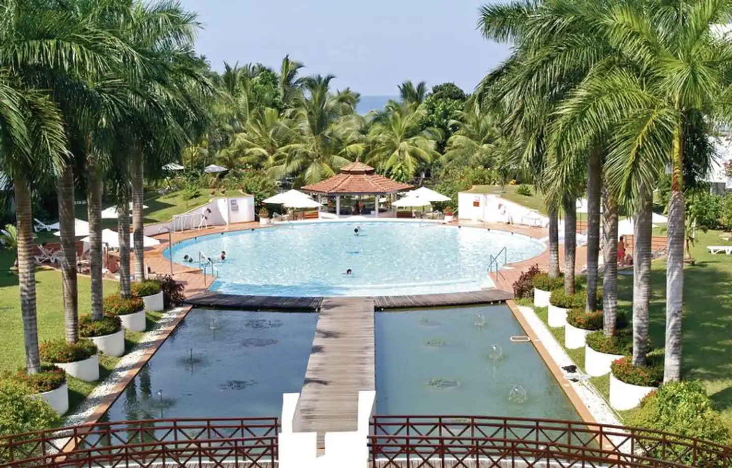 Lanka Princess Hotel Pool