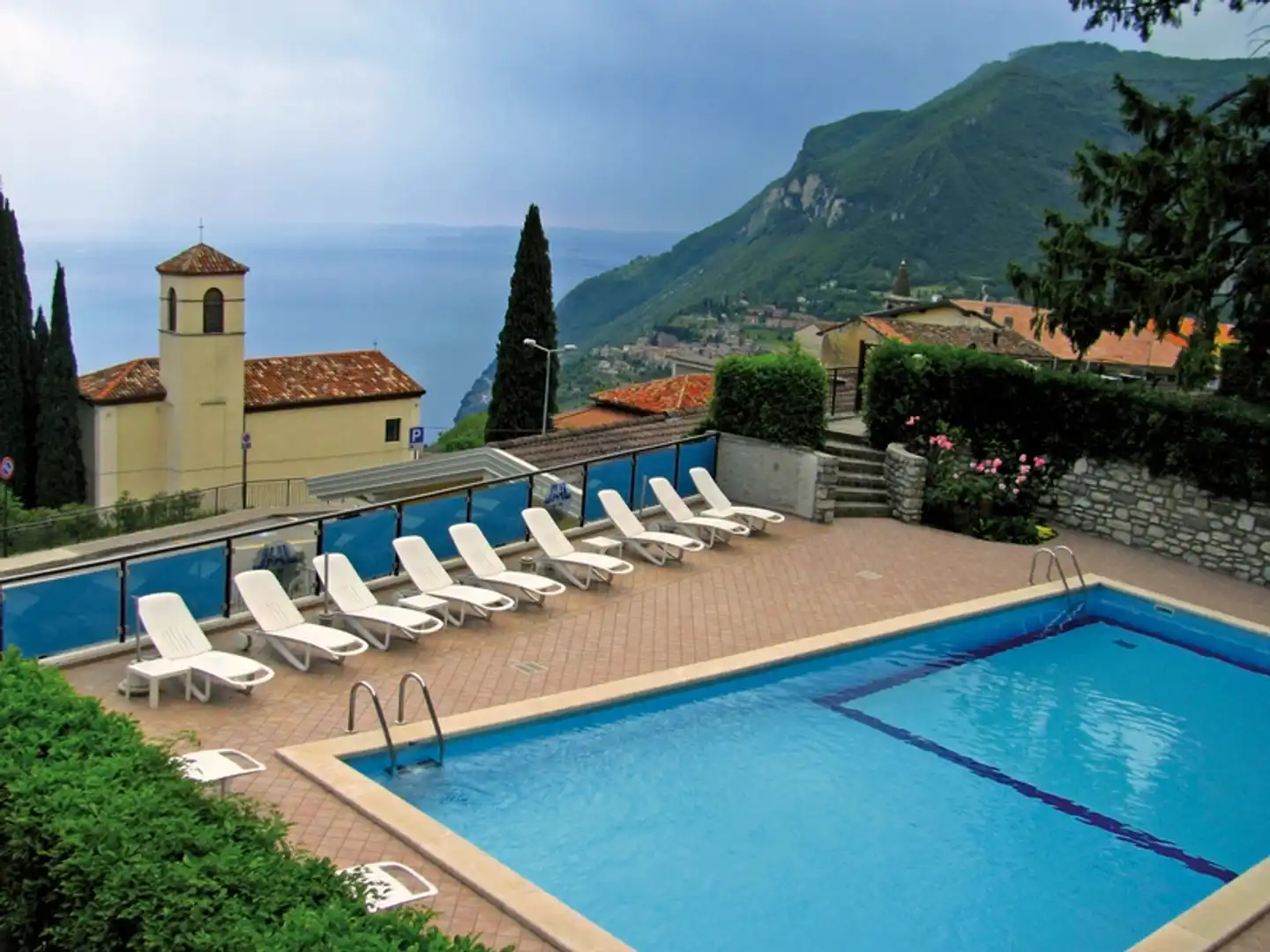 Bellavista Pool