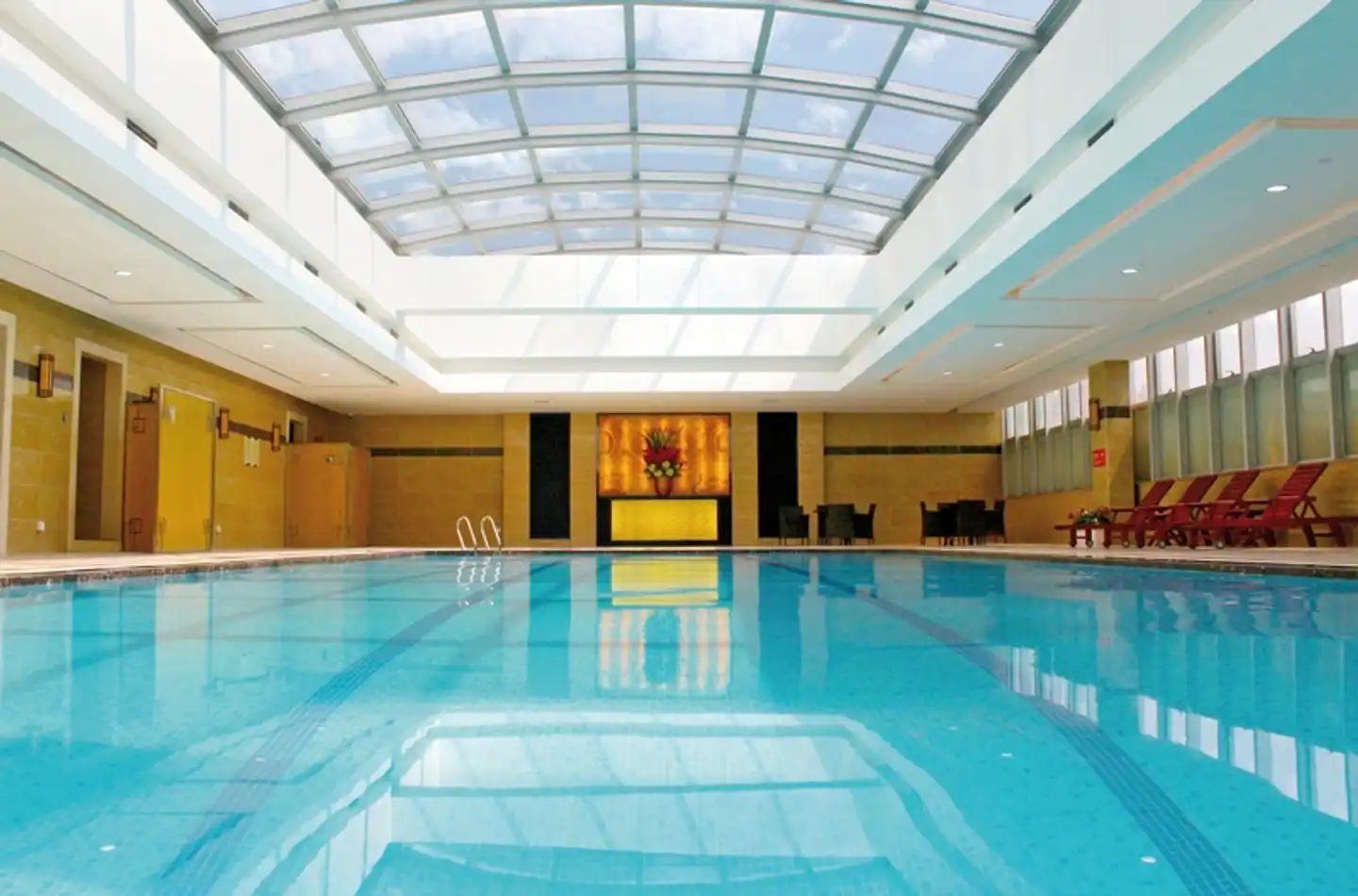 Jin Jiang Tower Hallenbad