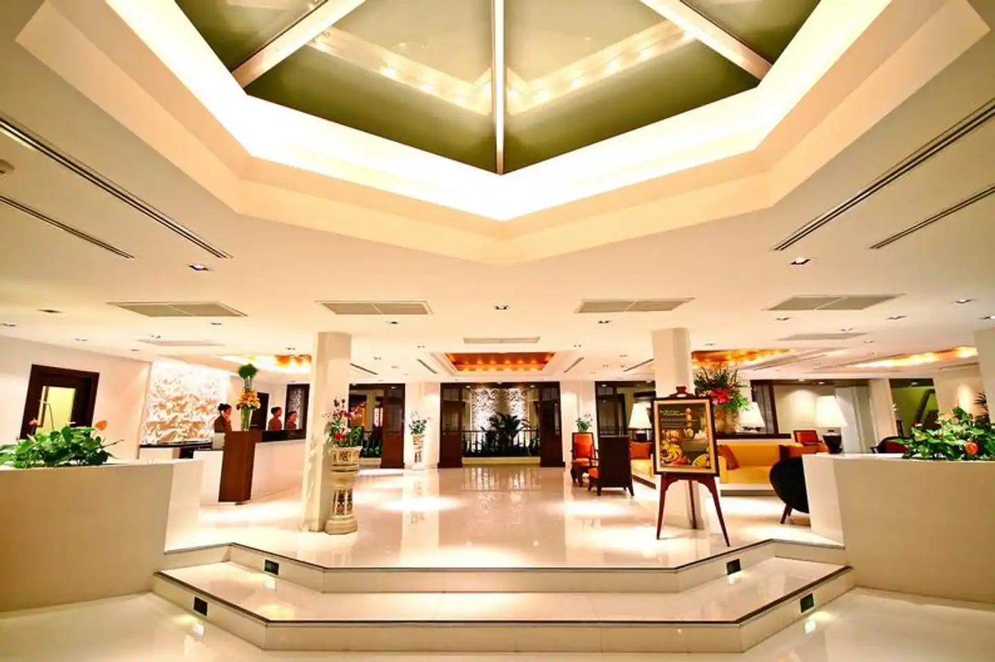 Siam Bayshore Pattaya Lobby