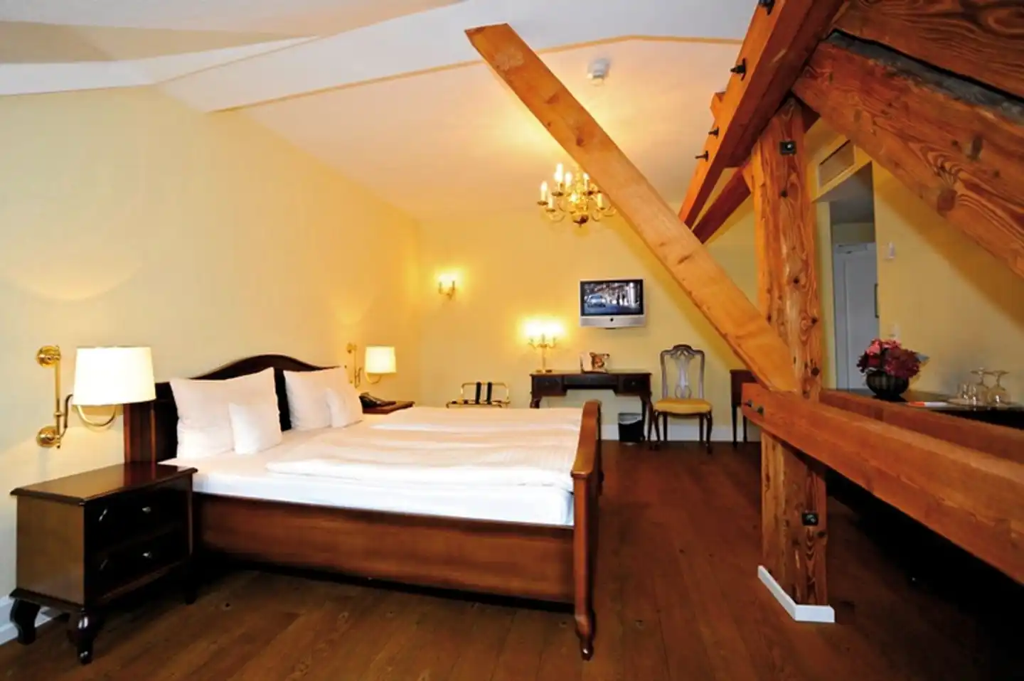 HELIOPARK Bad Hotel zum Hirsch Wohnbeispiel