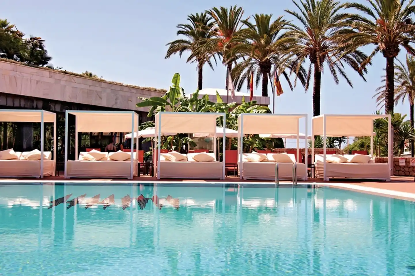 Serrano Palace Pool