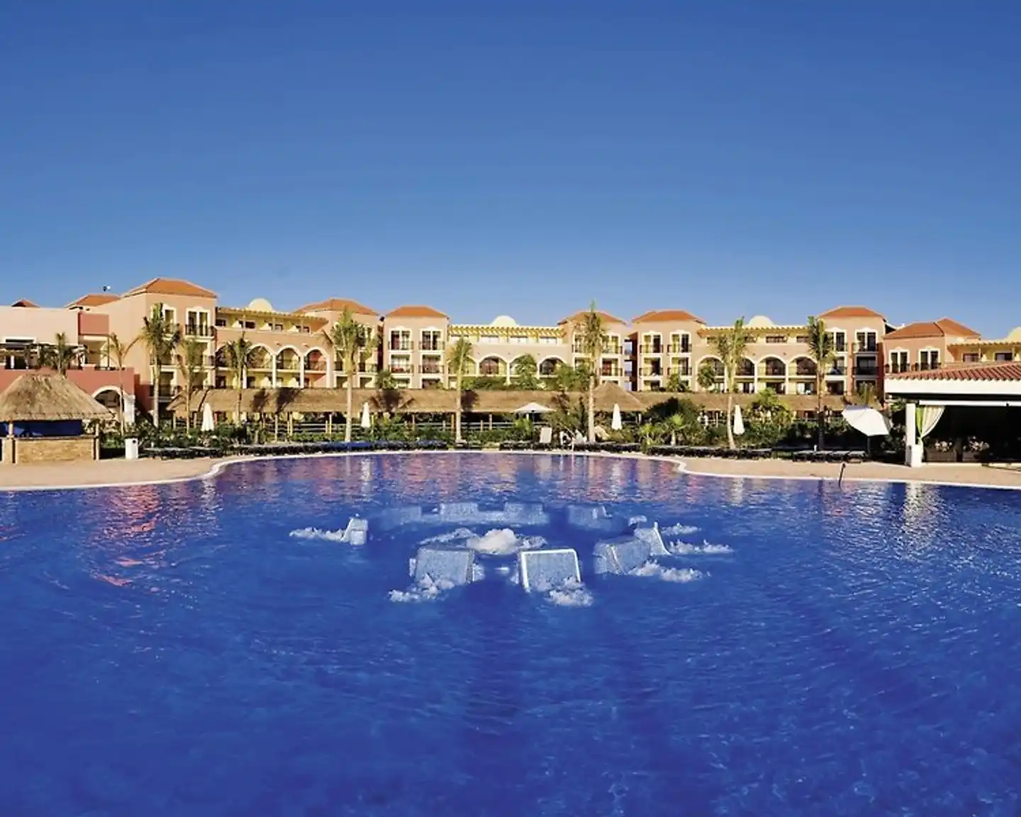 Ocean Coral & Turquesa Pool