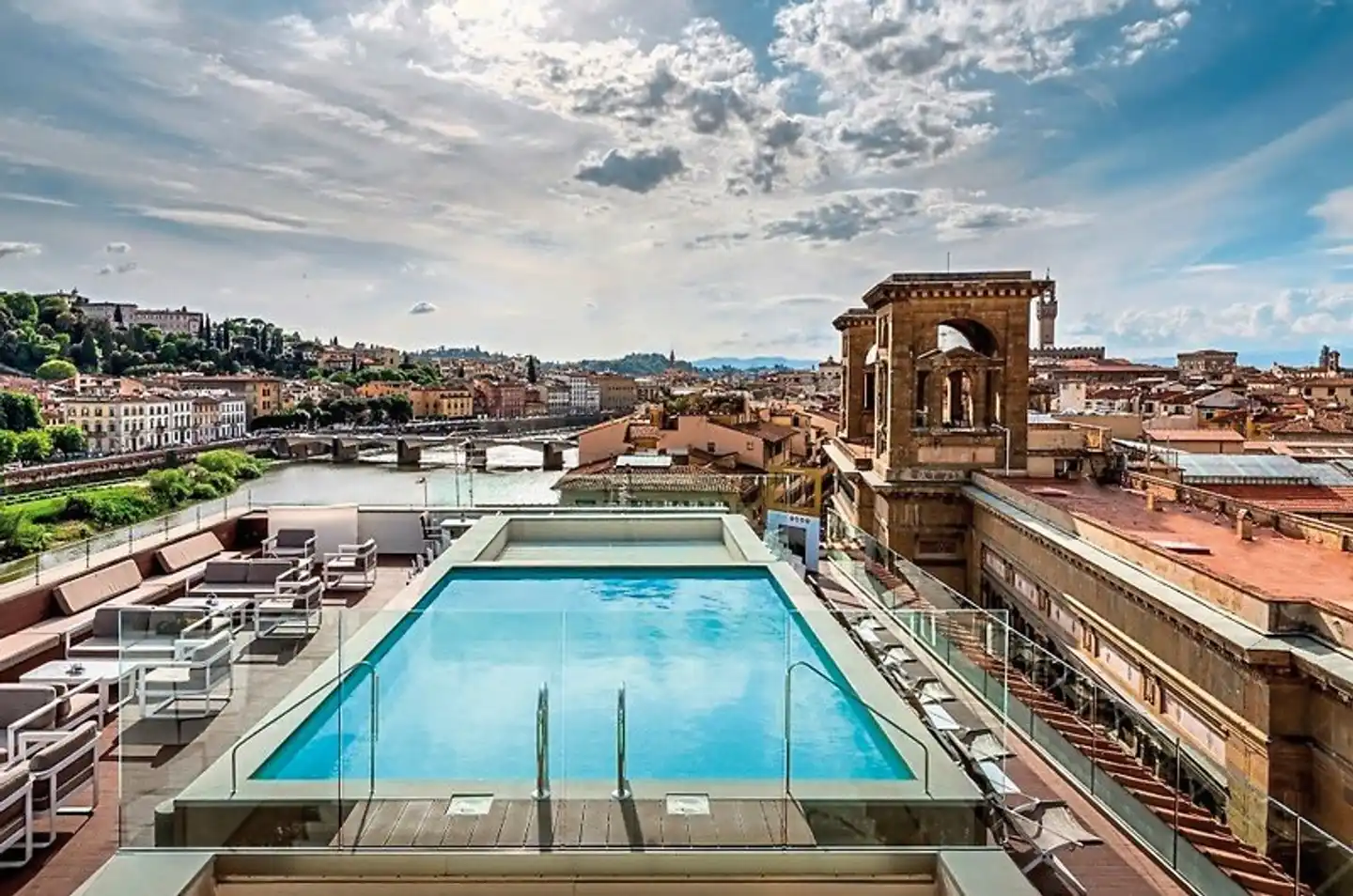 Plaza Hotel Lucchesi Pool