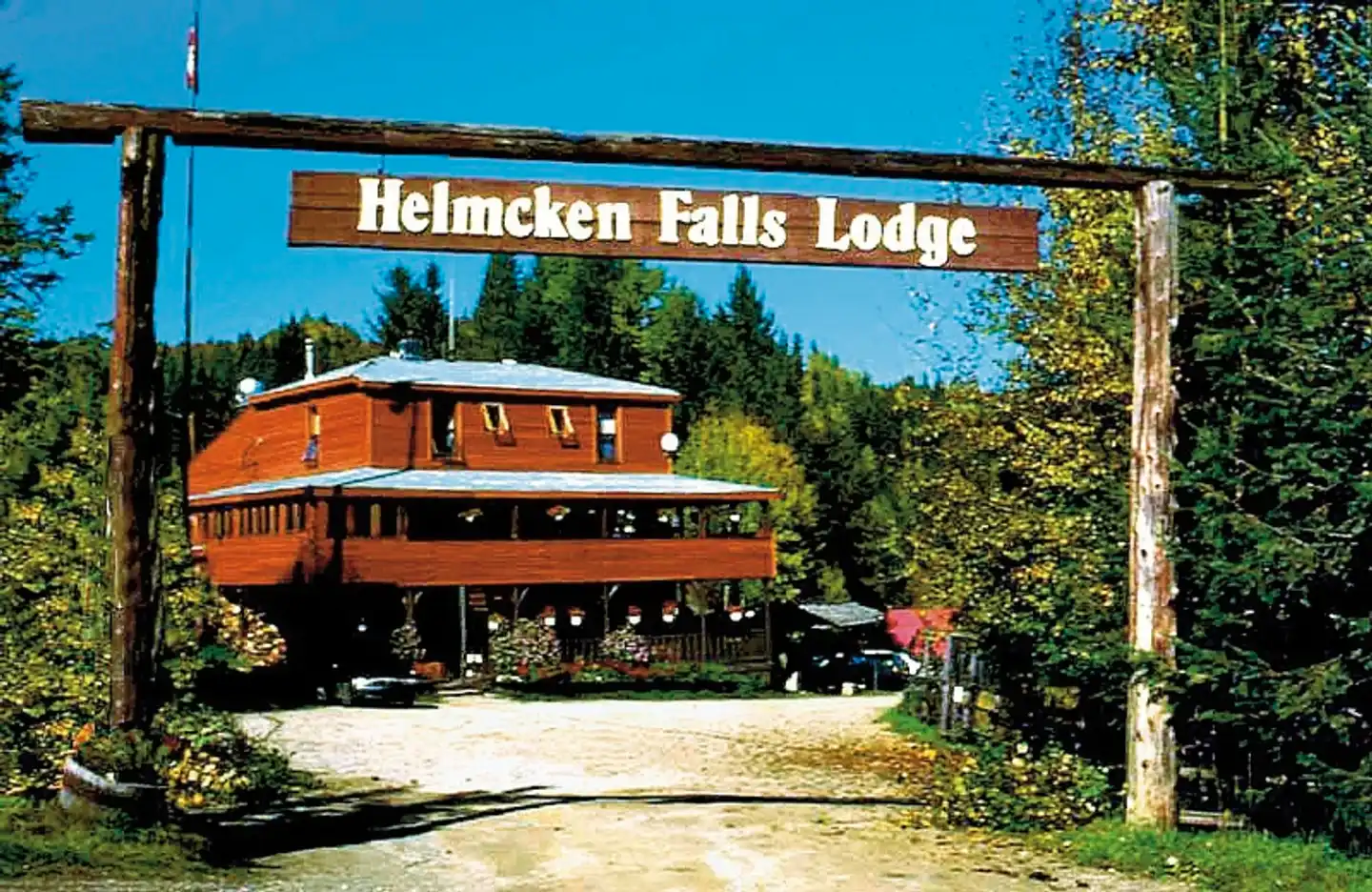 Helmcken Falls Lodge Aussenansicht