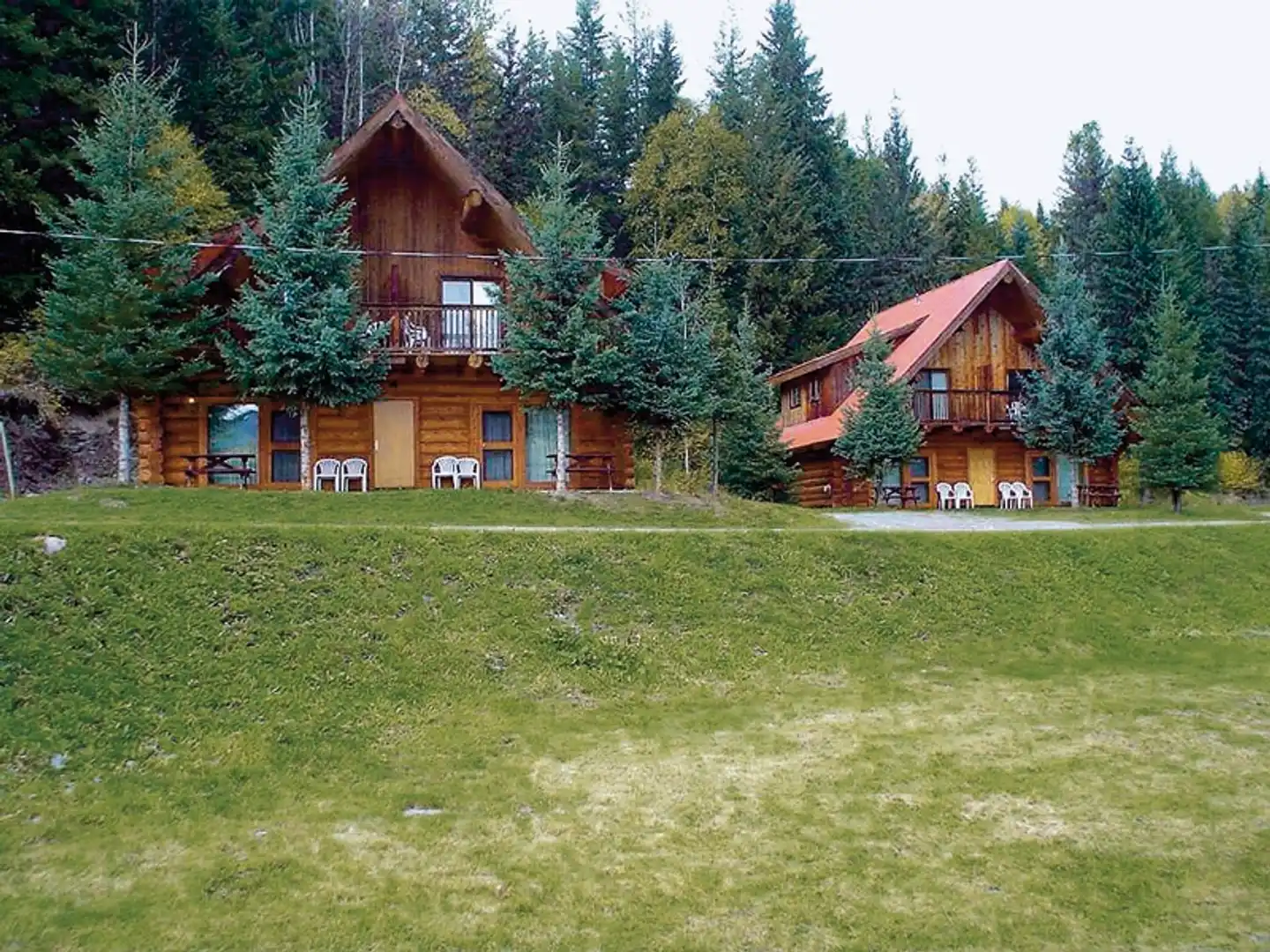 Helmcken Falls Lodge Aussenansicht
