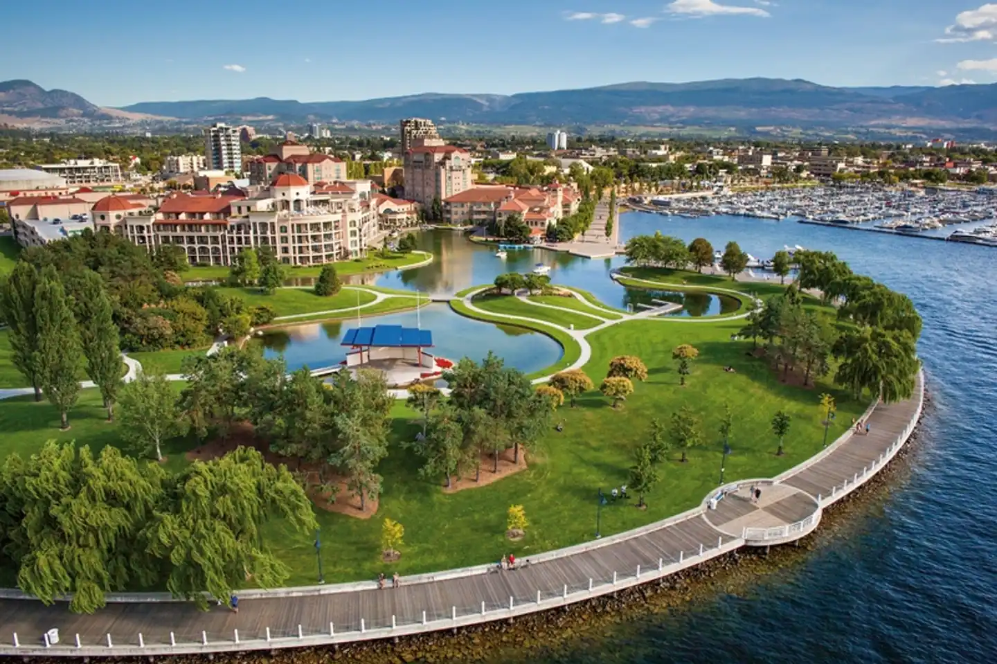 Delta Hotels by Marriott Grand Okanagan Resort Aussenansicht