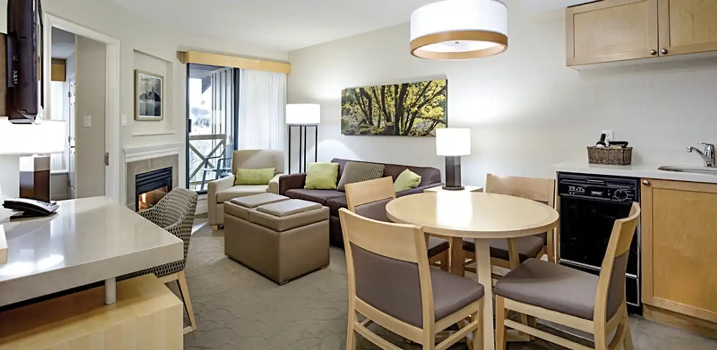 Delta Hotels by Marriott Whistler Village Suites Wohnbeispiel