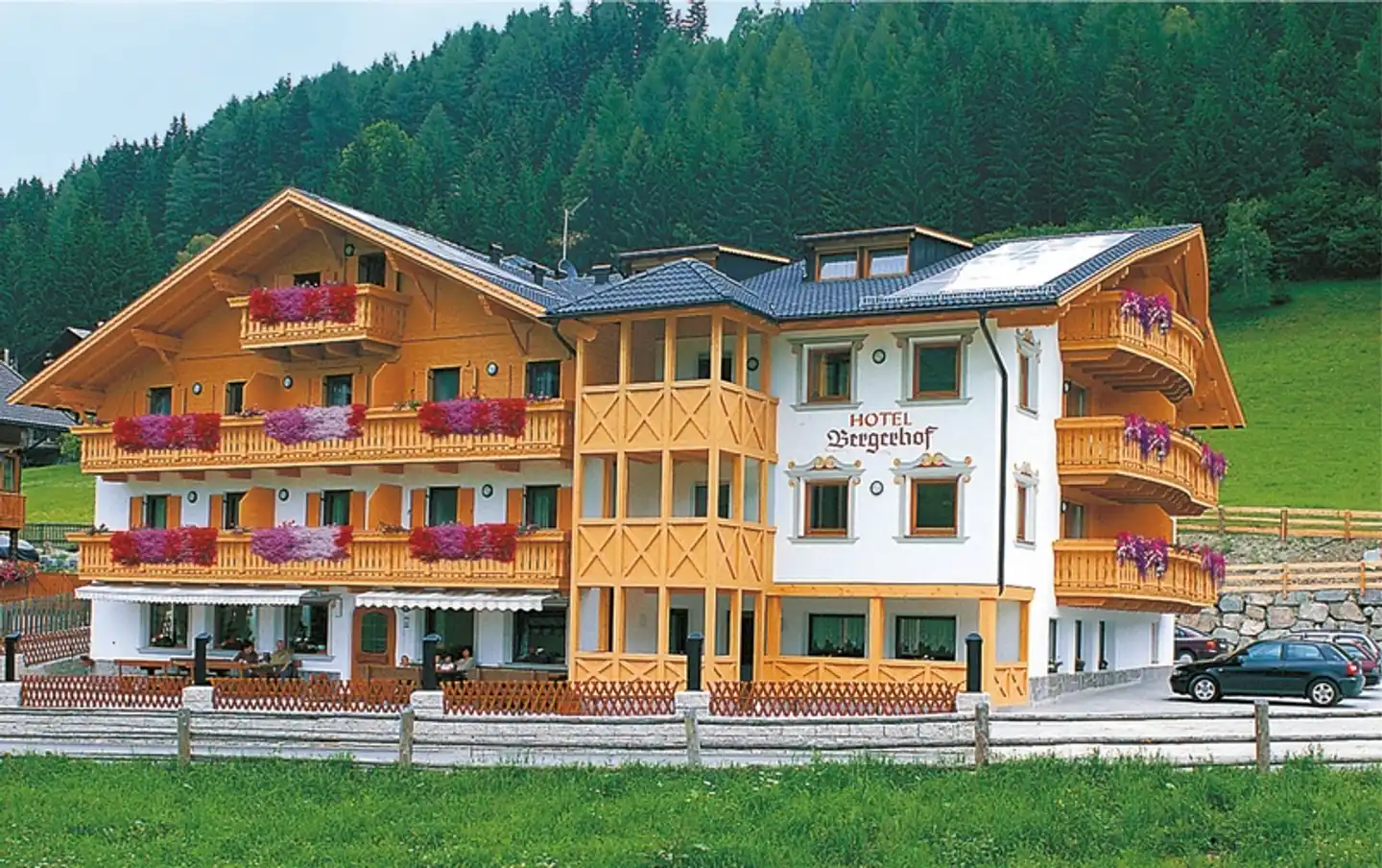 Almhotel Bergerhof Aussenansicht
