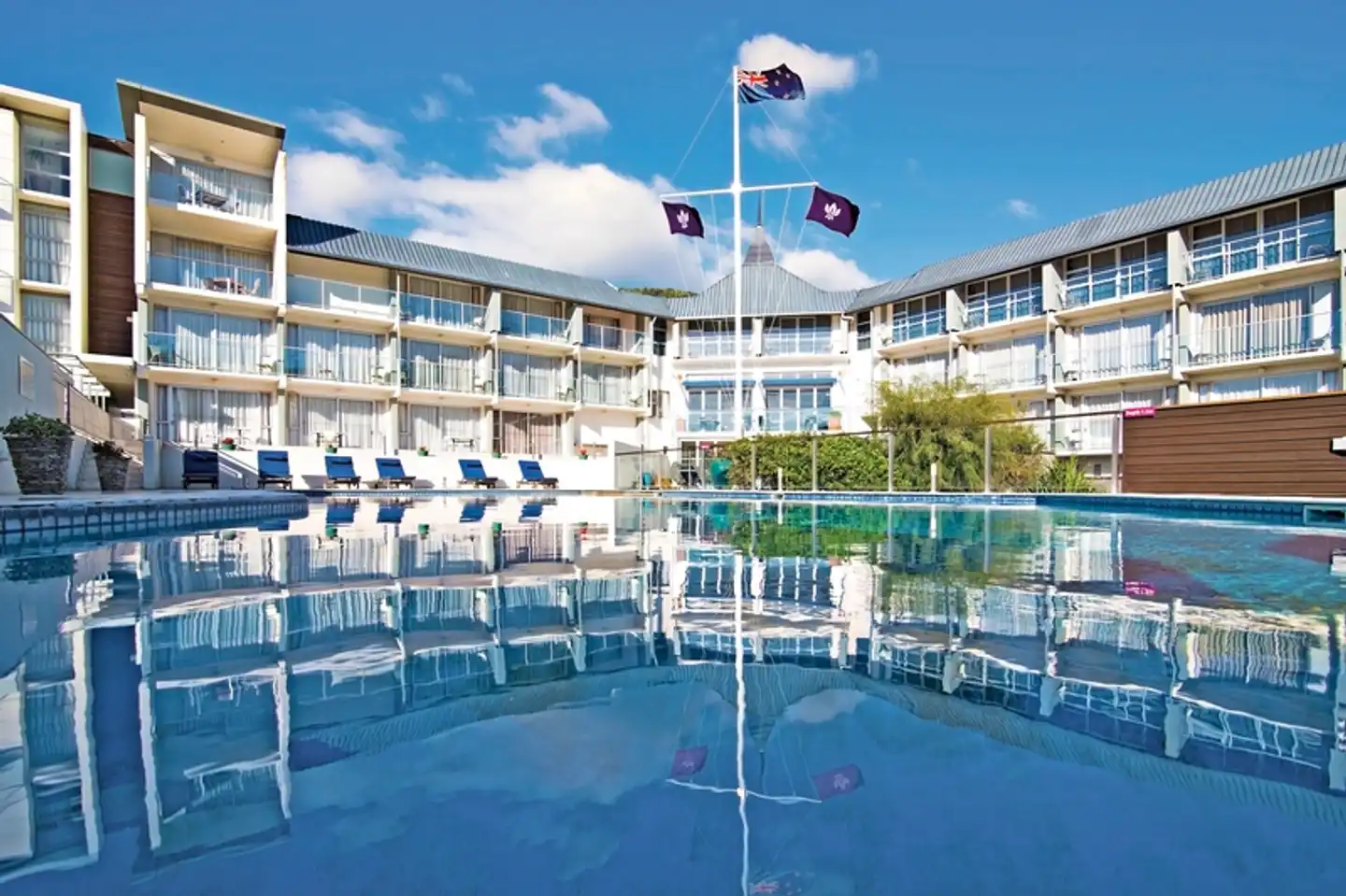 Yacht Club Hotel Picton Pool
