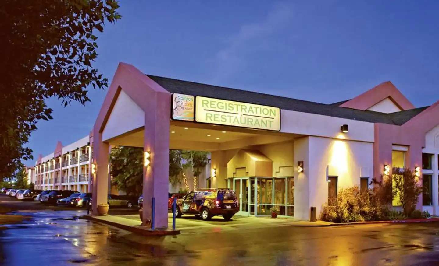 Grand Canyon Plaza Hotel Aussenansicht