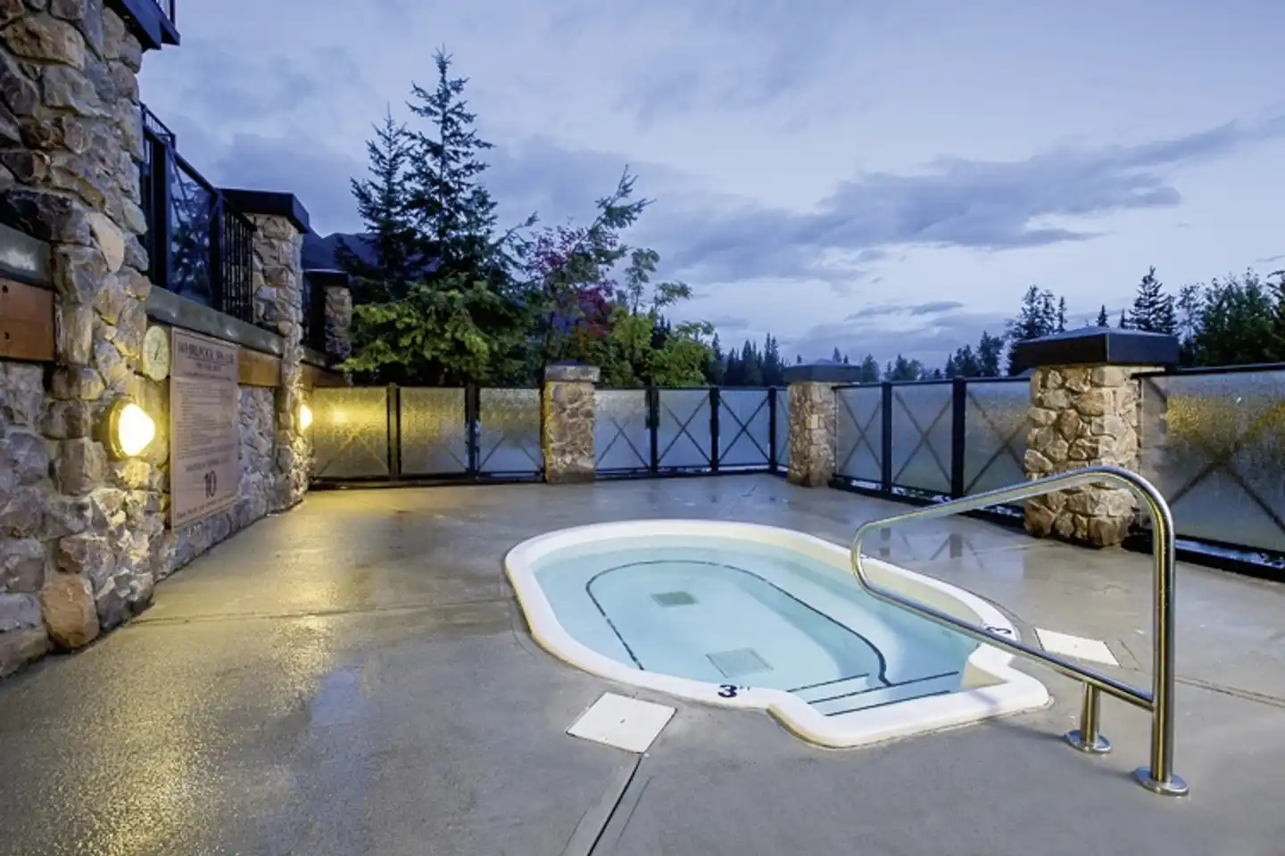 Glacier Mountaineer Lodge At Kicking Horse Terrasse