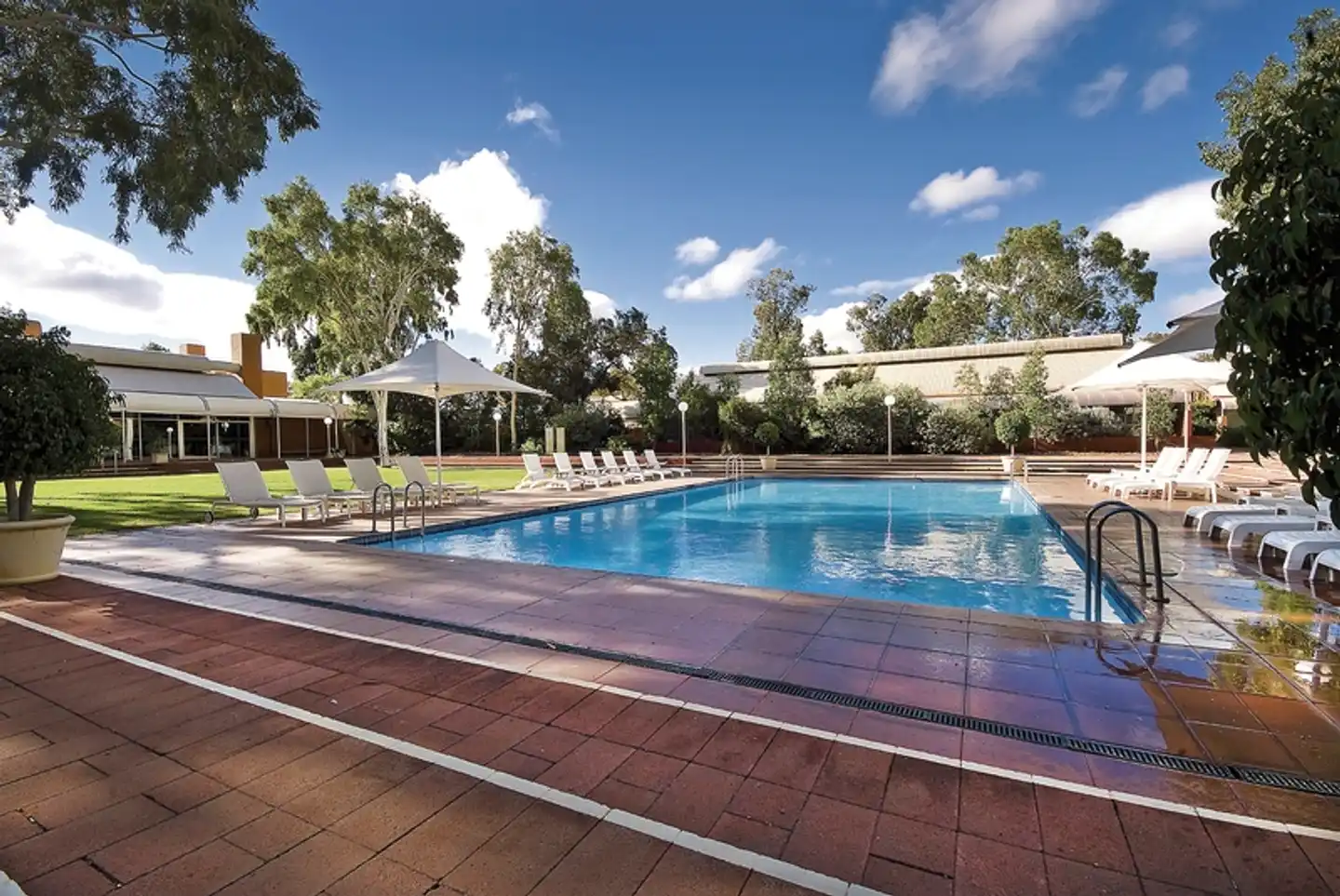 Desert Gardens Hotel Pool