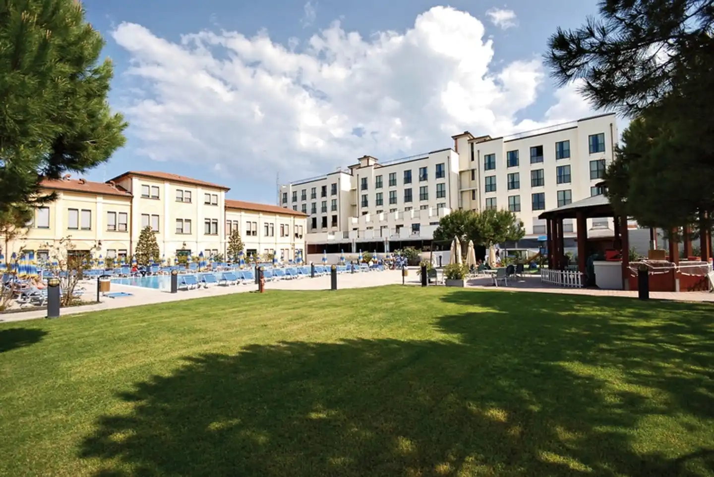 Club Hotel Dante Aussenansicht