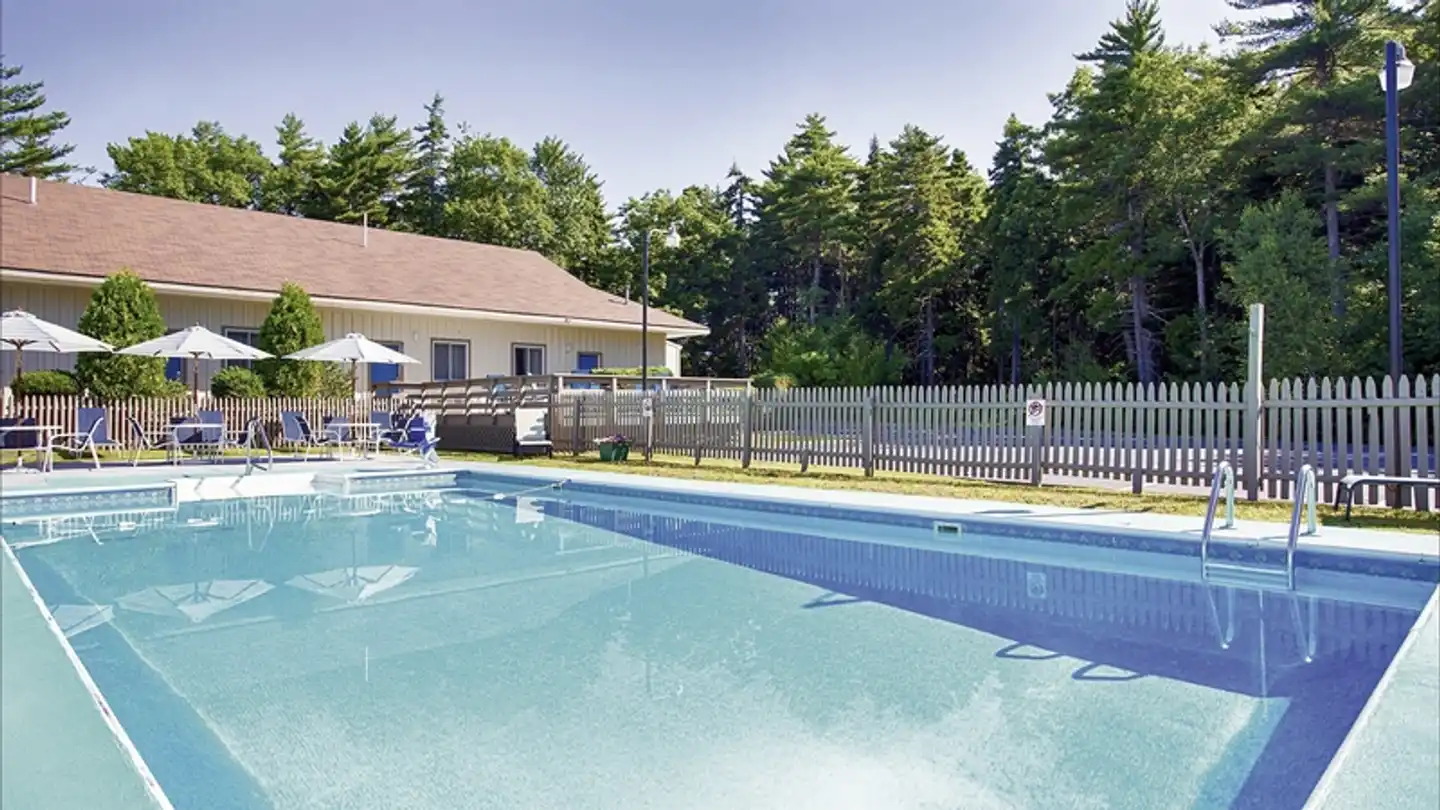 Best Western Acadia Park Inn Pool